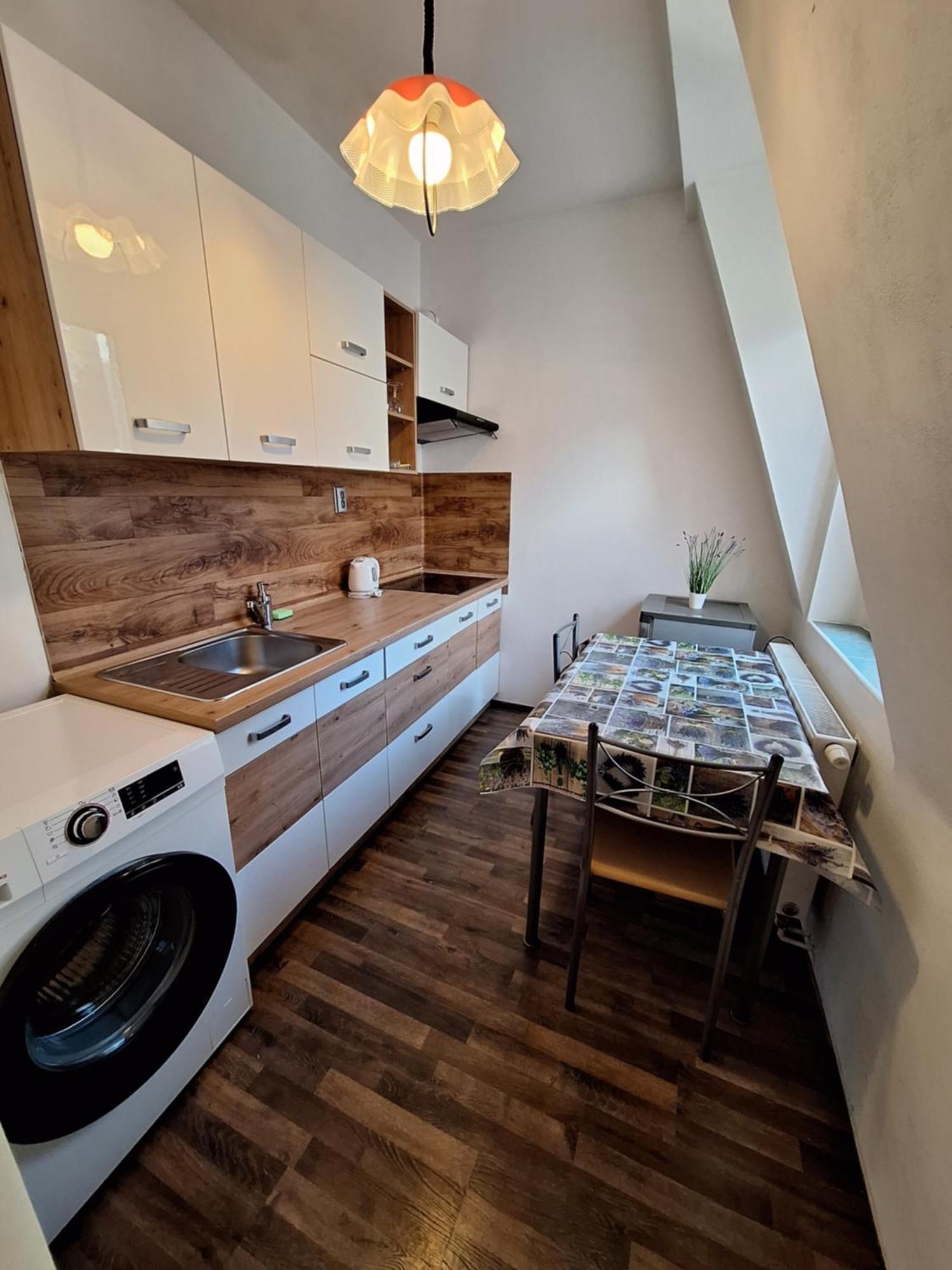 Residence Moravia Apartments 卡罗维发利 外观 照片